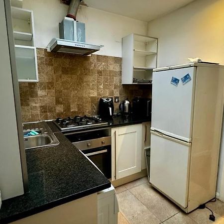 Eastbury Road Home Уотфорд Екстериор снимка