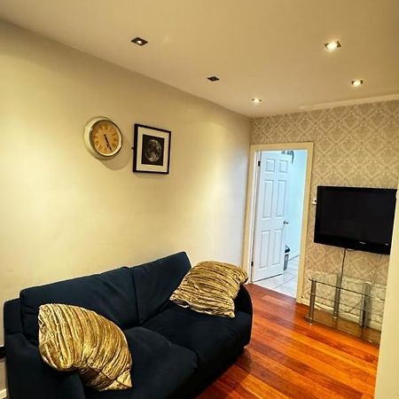 Eastbury Road Home Уотфорд Екстериор снимка