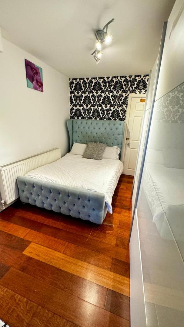 Eastbury Road Home Уотфорд Екстериор снимка